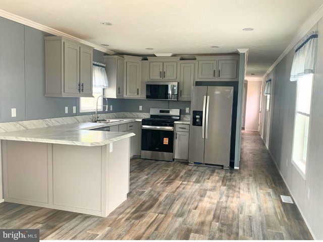 84 ERLE AVENUE, Elizabethtown, PA 17022