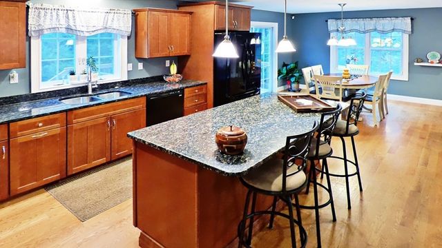 255 Holmes St, Hanson, MA 02341