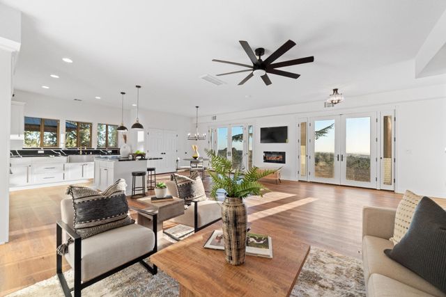 2352 Sanford Ct, Rescue, CA 95672