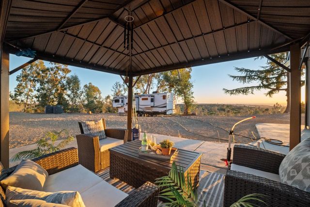 2352 Sanford Ct, Rescue, CA 95672