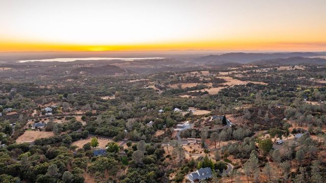 2352 Sanford Ct, Rescue, CA 95672