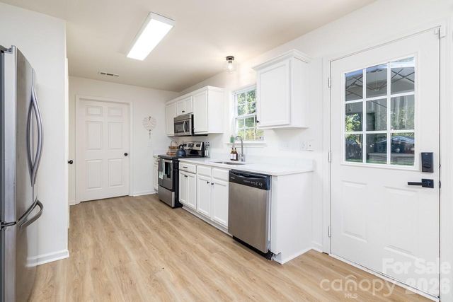 5229 Tarrywood Lane, Charlotte, NC 28205