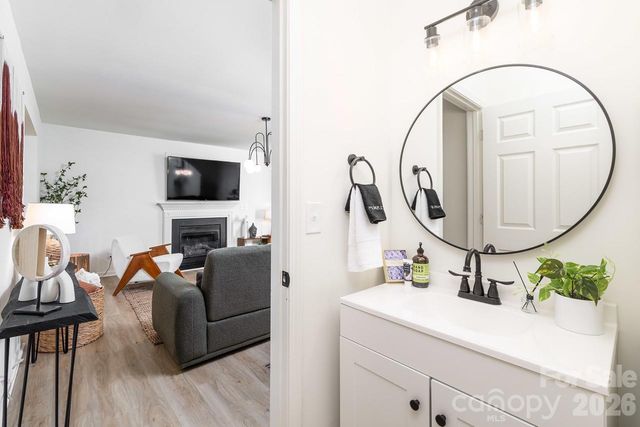 5229 Tarrywood Lane, Charlotte, NC 28205