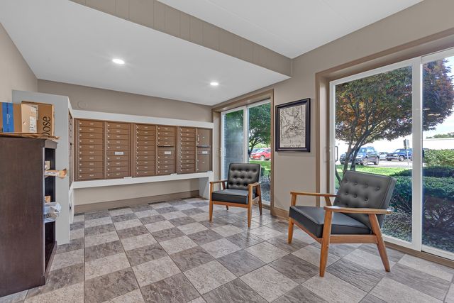 2900 Maple Avenue 19E, Downers Grove, IL 60515