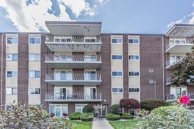 2900 Maple Avenue 19E, Downers Grove, IL 60515