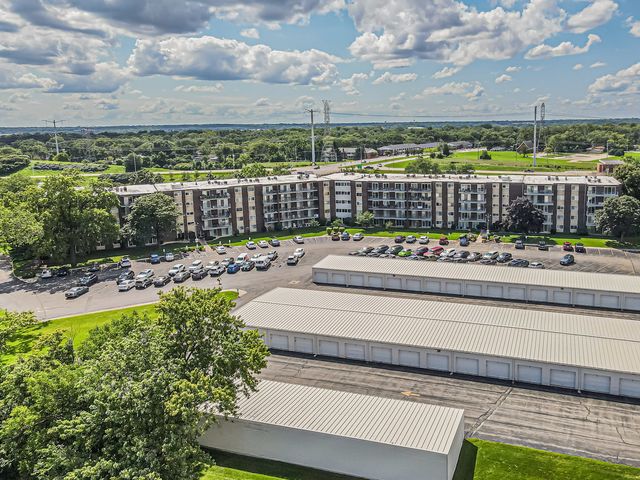 2900 Maple Avenue 19E, Downers Grove, IL 60515