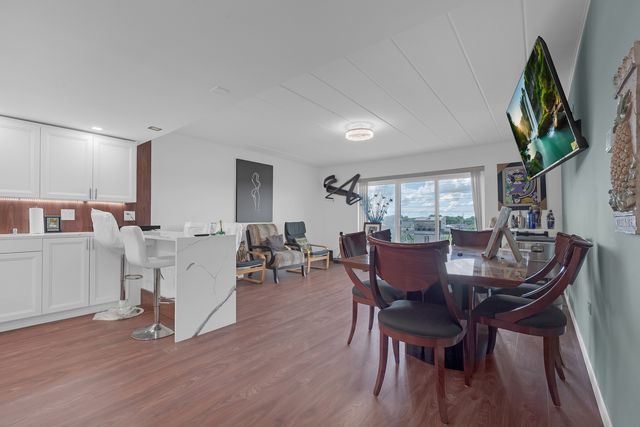 2900 Maple Avenue 19E, Downers Grove, IL 60515