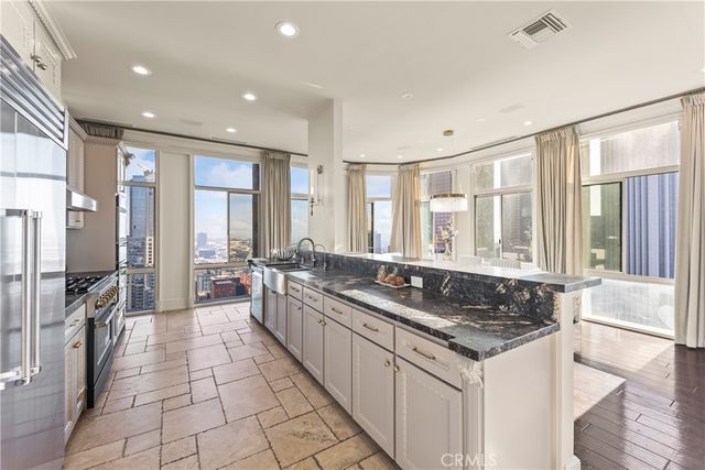 800 W 1st, Los Angeles, CA 90012