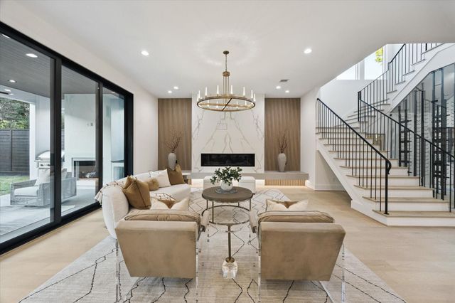 2118 Westgate Drive, Houston, TX 77019