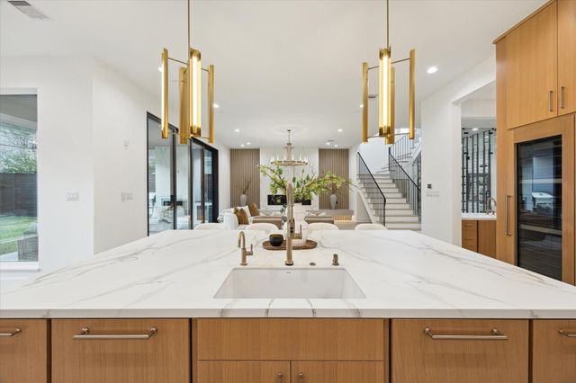 2118 Westgate Drive, Houston, TX 77019