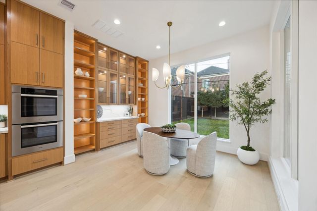 2118 Westgate Drive, Houston, TX 77019