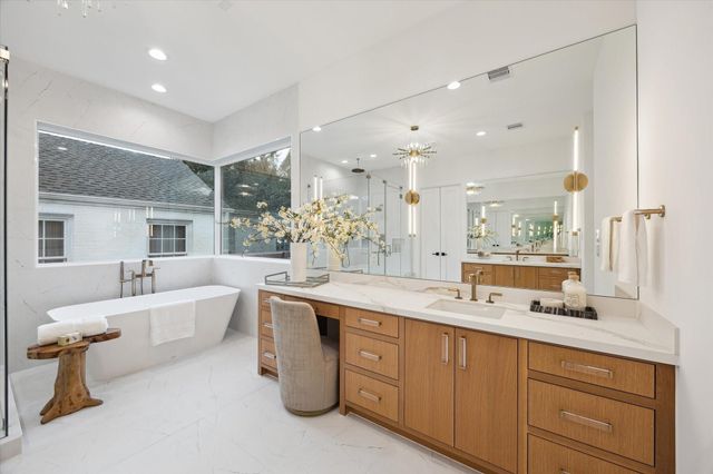 2118 Westgate Drive, Houston, TX 77019