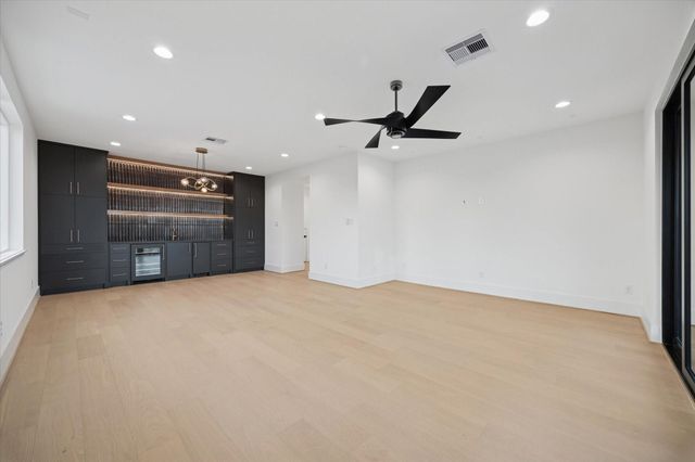 2118 Westgate Drive, Houston, TX 77019