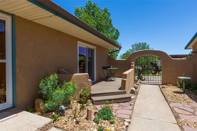 12 Arroyo Trail, Santa Fe, NM 87508