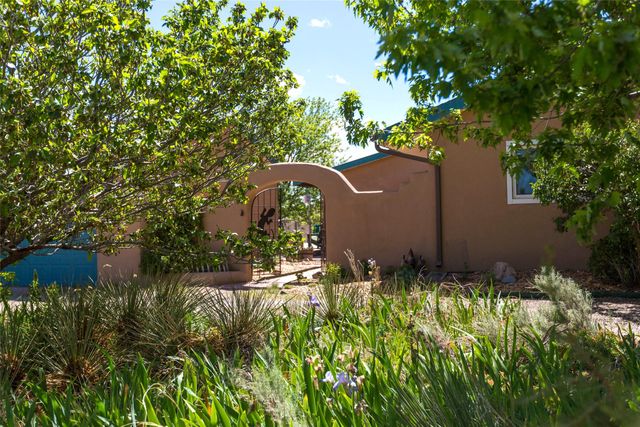 12 Arroyo Trail, Santa Fe, NM 87508