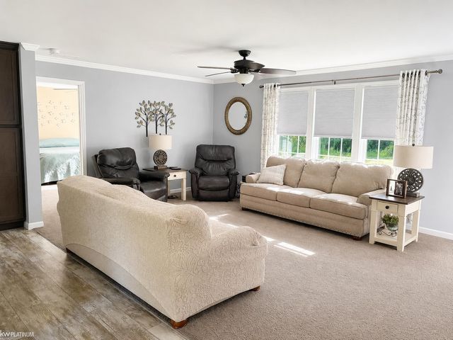 909 S Allen Road, Saint Clair, MI 48079