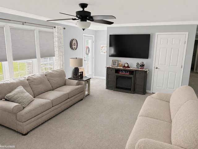 909 S Allen Road, Saint Clair, MI 48079