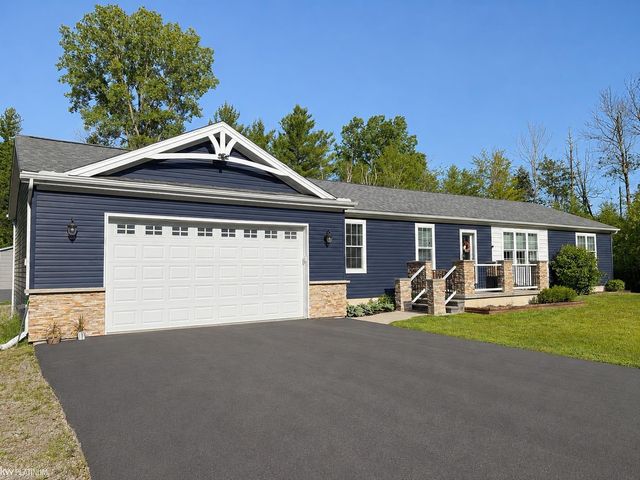 909 S Allen Road, Saint Clair, MI 48079