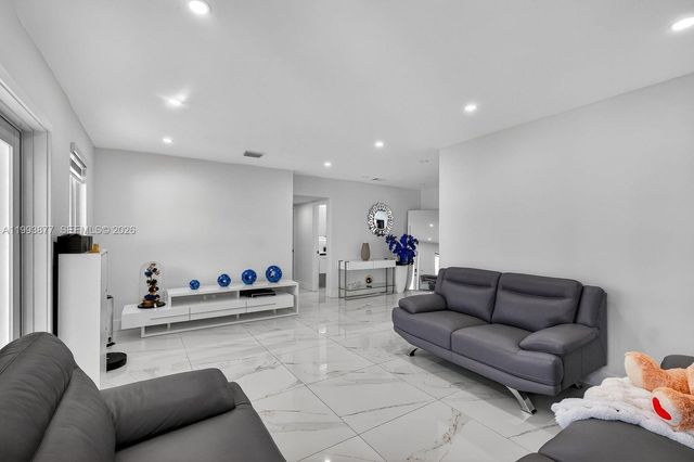 330 NW 195th Ter, Miami Gardens, FL 33169