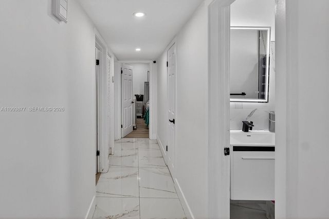 330 NW 195th Ter, Miami Gardens, FL 33169