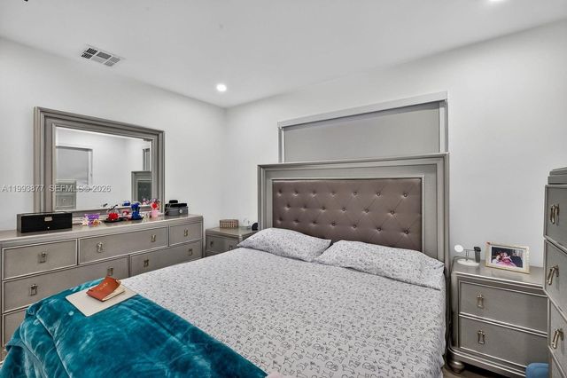 330 NW 195th Ter, Miami Gardens, FL 33169