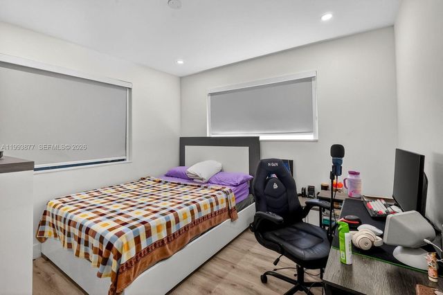 330 NW 195th Ter, Miami Gardens, FL 33169