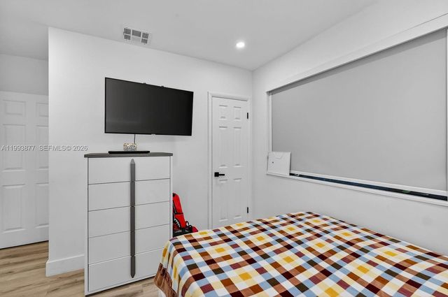 330 NW 195th Ter, Miami Gardens, FL 33169