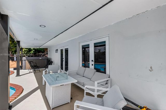 330 NW 195th Ter, Miami Gardens, FL 33169