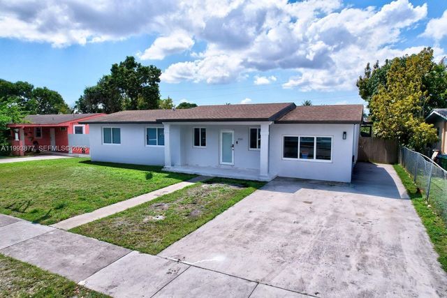 330 NW 195th Ter, Miami Gardens, FL 33169