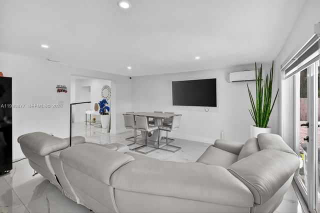 330 NW 195th Ter, Miami Gardens, FL 33169