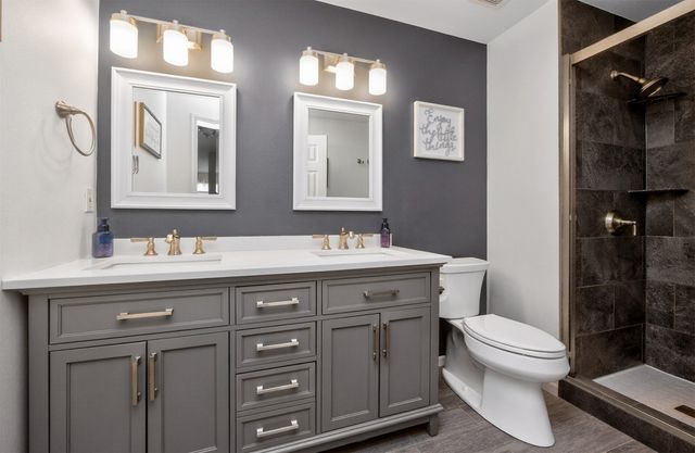 3701 Brook Ridge Court 903, Des Moines, IA 50317