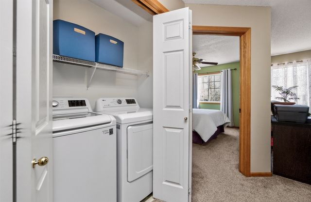 3701 Brook Ridge Court 903, Des Moines, IA 50317