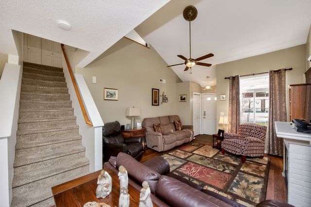 3701 Brook Ridge Court 903, Des Moines, IA 50317