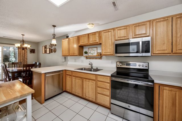 3701 Brook Ridge Court 903, Des Moines, IA 50317