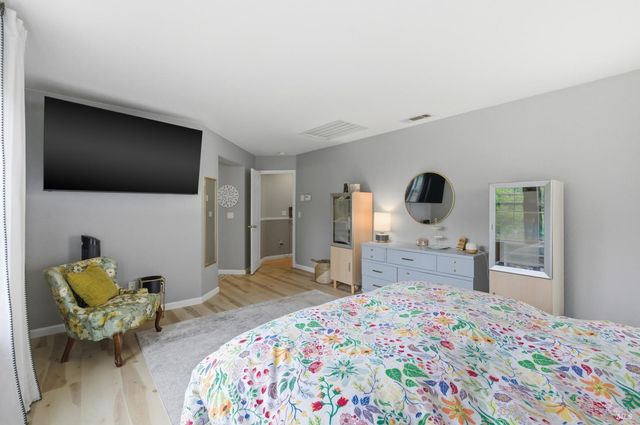 110 Chimney Rock Dr, Vacaville, CA 95687