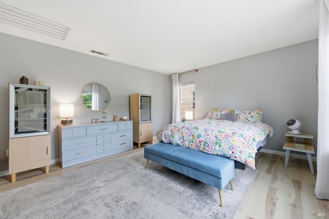 110 Chimney Rock Dr, Vacaville, CA 95687