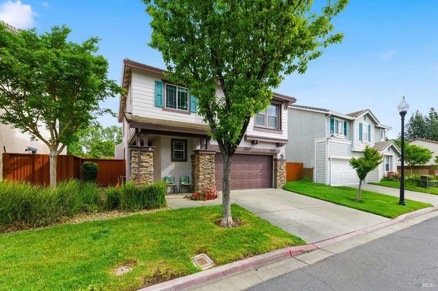 110 Chimney Rock Dr, Vacaville, CA 95687