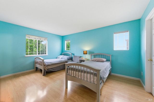 110 Chimney Rock Dr, Vacaville, CA 95687