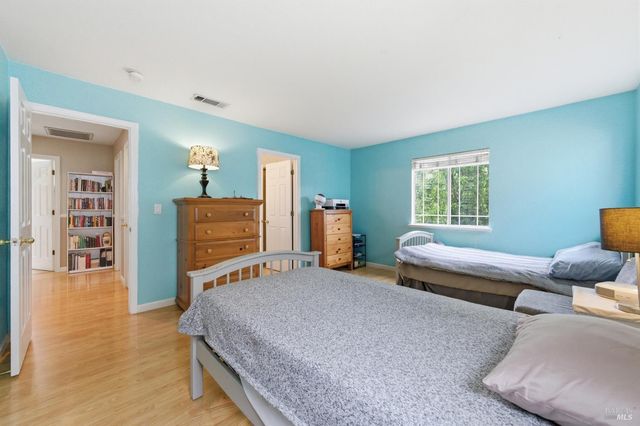 110 Chimney Rock Dr, Vacaville, CA 95687