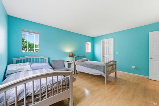 110 Chimney Rock Dr, Vacaville, CA 95687