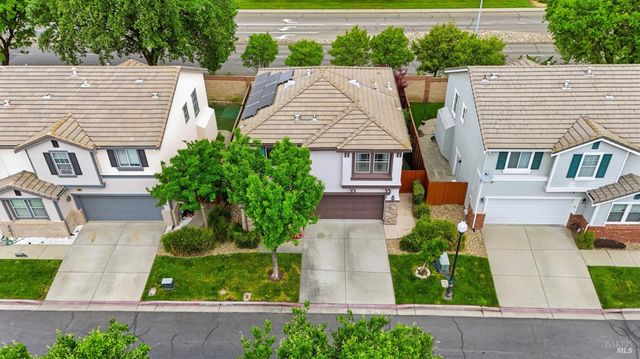 110 Chimney Rock Dr, Vacaville, CA 95687