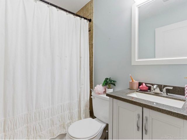 1223 Greenleaf Drive, Royal Oak, MI 48067