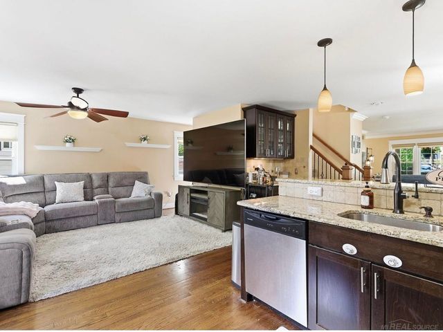 1223 Greenleaf Drive, Royal Oak, MI 48067