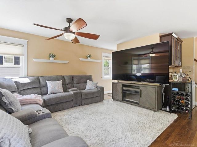 1223 Greenleaf Drive, Royal Oak, MI 48067