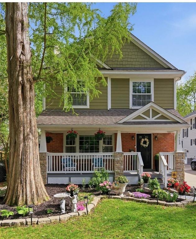 1223 Greenleaf Drive, Royal Oak, MI 48067