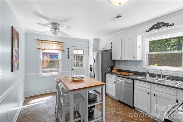 9614 Lone Oak Court, Charlotte, NC 28270