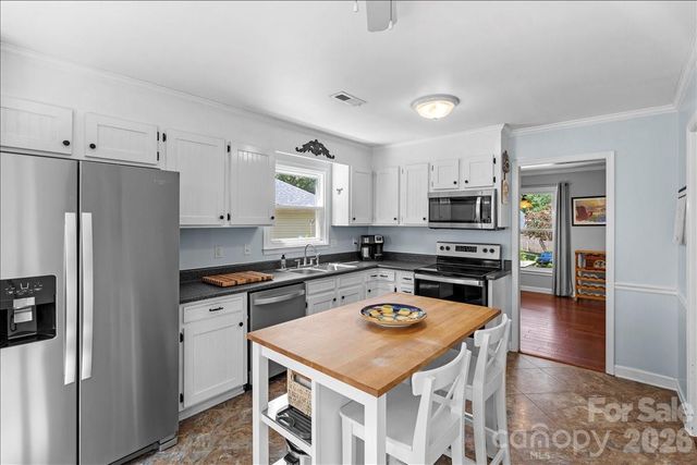 9614 Lone Oak Court, Charlotte, NC 28270