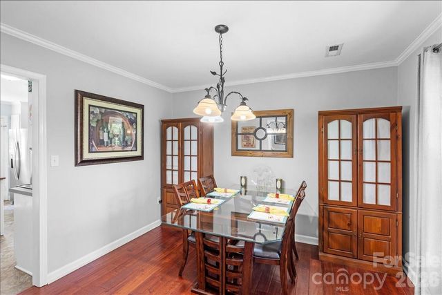 9614 Lone Oak Court, Charlotte, NC 28270