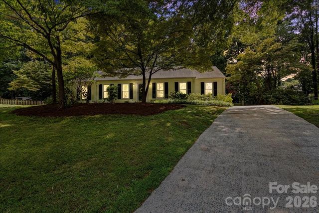 9614 Lone Oak Court, Charlotte, NC 28270