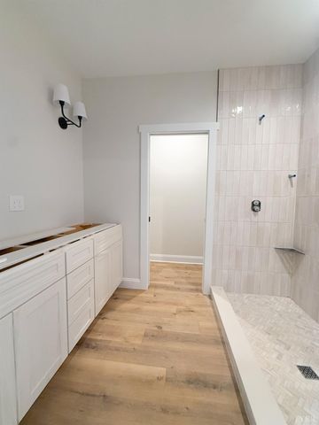 2 Acorn Drive, Appomattox, VA 24522